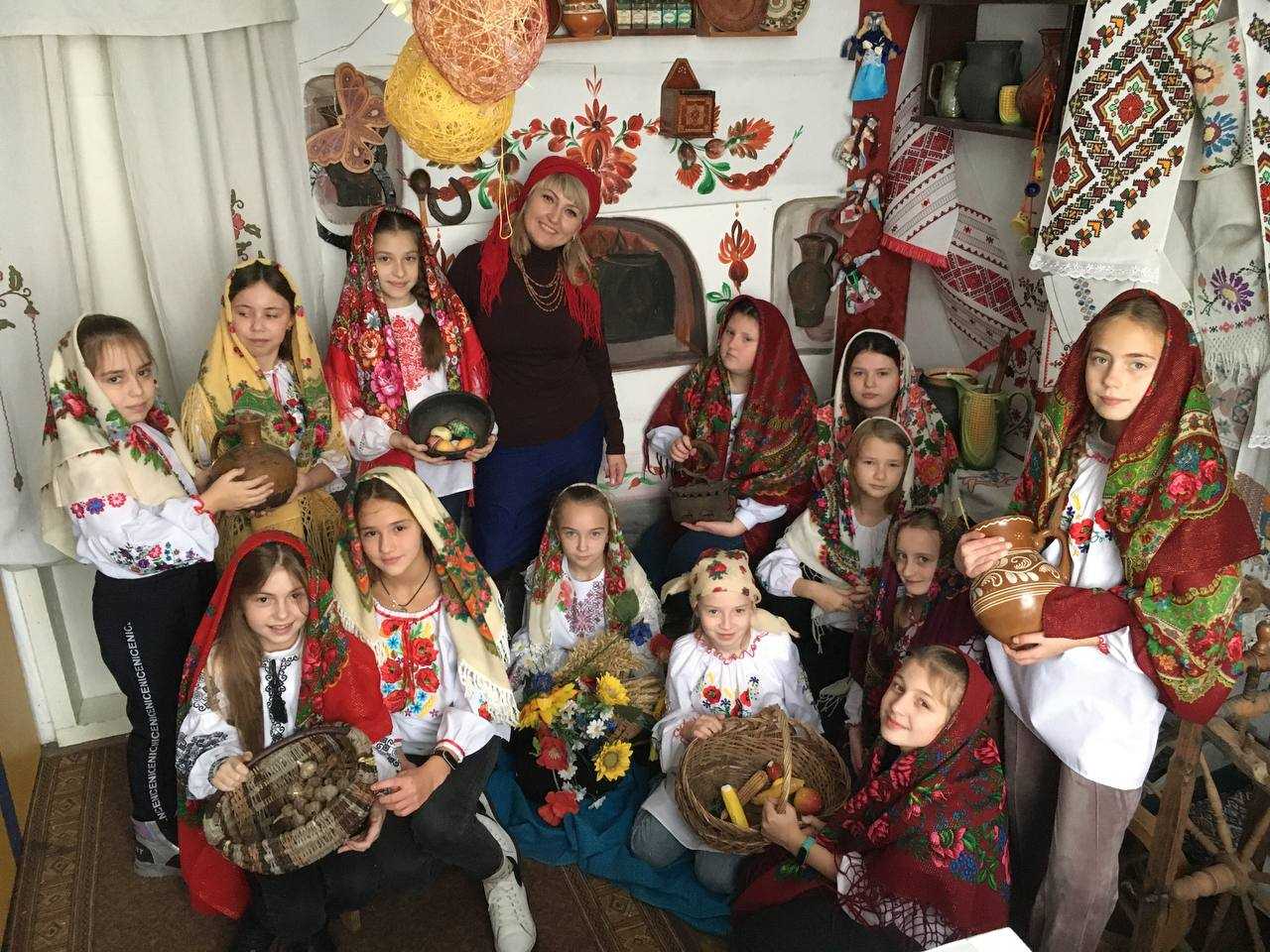 Ми відзначаємо Всесвітній день української хустки